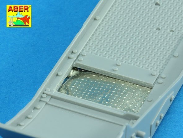 Aber 16099 WWII German pattern treadplate (Trumpeter Pz. IV) (1:16)