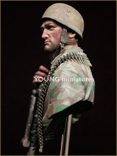 Young Miniatures YM1844 German Fallschirmjager Monte Cassino 1944 1/10