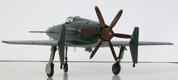 Hasegawa D20 Kyushu J7W1 Shinden (1:72)