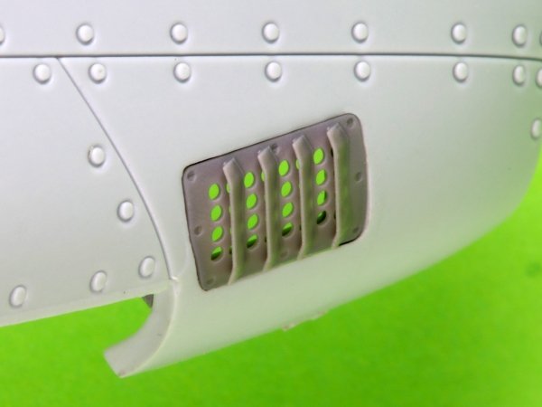 Master AM-48-191 P-51 Mustang - pokrywa wlotu powietrza do gaźnika - typ z żaluzjami dla RAF - wersja B (do modelu Airfix) 1/48