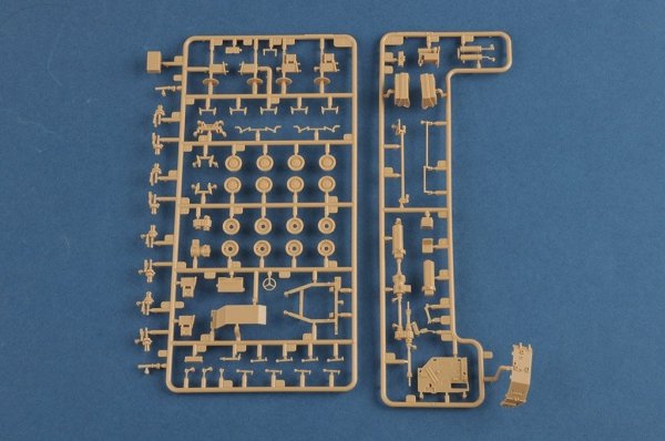 Hobby Boss 82939 Former Soviet Scud-B ballistic missile 1/72