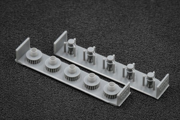 ScaleX WM 35002S HMMWV MT/R 12-bolt Sagged wheel set (for Academy, ICM) 1/35