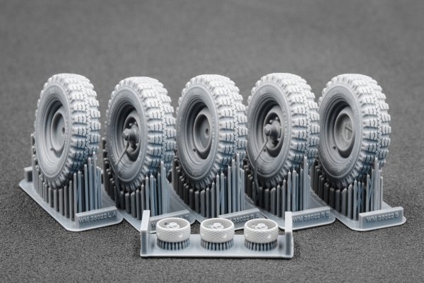 ScaleX WM 35022 Unimog 404 10.5-20 MPT Ordinary wheel set (for AK-Interactive, ICM, Revell) 1/35