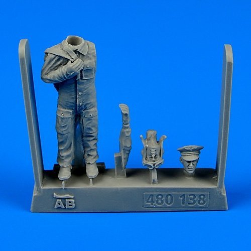 Aerobonus 480138 Free French Fighter Pilot WWII Normandie-Niemen (1942-1945) 1/48