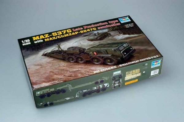 Trumpeter 00212 MAZ-537G Late Production type with MAZ/ChMZAP-5247G semitraii (1:35)