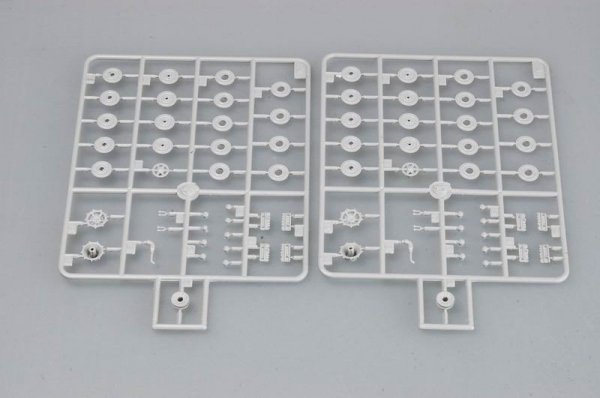 Trumpeter 07201 German Sd.Kfz. 182 King Tiger (Henschel turret) (1:72)