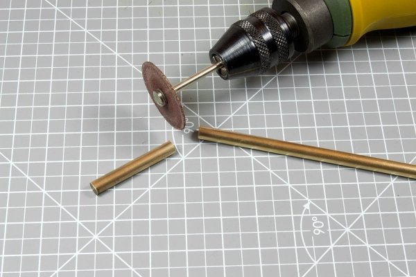 AK Interactive AK9112 BRASS PIPES 1.3MM Ø. 5 UNITS