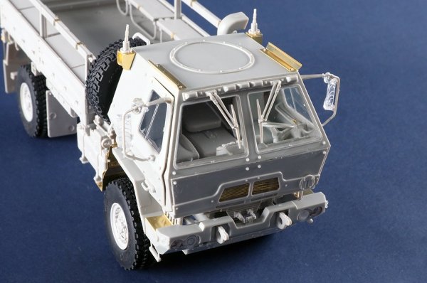 Trumpeter 01097 M1078A1P2 2.5 Ton LMTV Cargo Truck 1/35