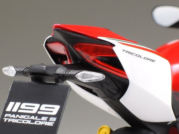 Tamiya 14132 Ducati 1199 Panigale S Tricolore 1/12