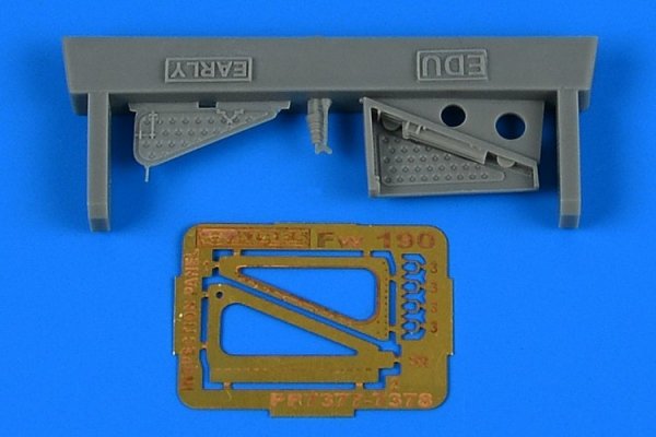 Aires 7377 Fw 190 inspection panel - early 1/72 EDUARD