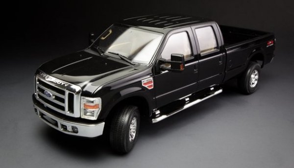 Meng Model CS-001 Ford F-350 Super Duty Crew Cab (1:24)