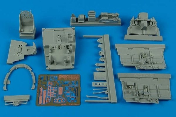 Aires 2084 Nakajima Ki84 Hayate cockpit set 1/32  HASEGAWA