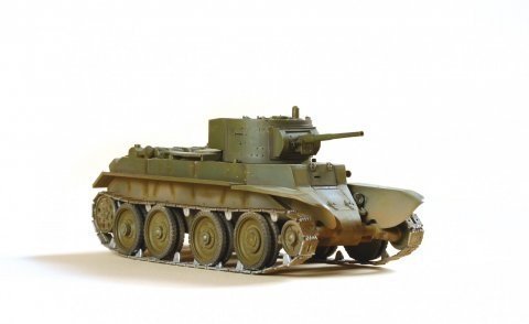 Zvezda 3545 BT-7 Soviet tank 1/35