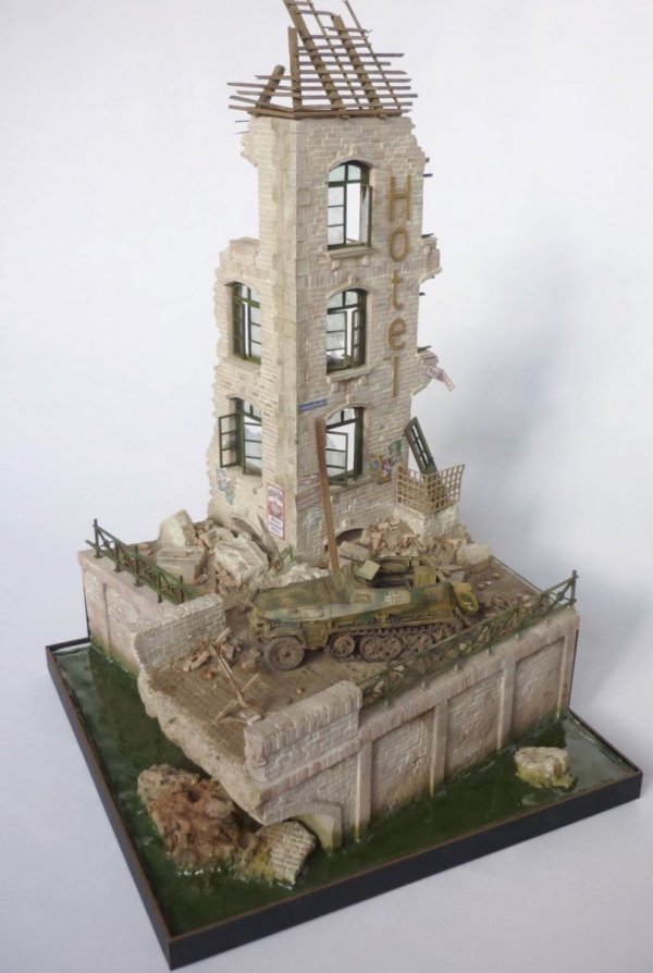 RT-Diorama 35278 Diorama-Base: &quot;The Hotel&quot; 1/35