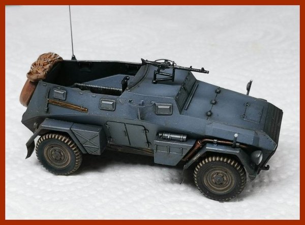 First To Fight PL101 Niemiecki Samochód Opancerzony Sd.Kfz. 247 Ausf. B Z MG34 1/72