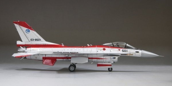 Fine Molds 72948 JASDF Mitsubishi F-2A S/N 63-8501, Air Development &amp; Test Wing 1/72