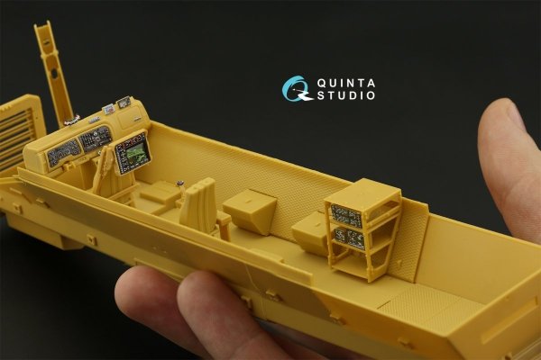 Quinta Studio QD35042 Buffalo 6x6 MPCV 3D-Printed &amp; coloured Interior on decal paper (Bronco) 1/35