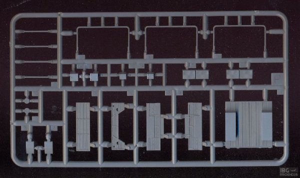 IBG 72017  Chevrolet C15A No.11 Cab Personnel Lorry 1/72