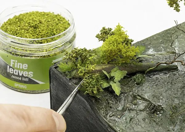 Model Scene 750-12 Fine Leaves - Dark Green 120 ml