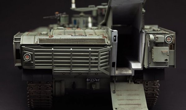 Meng Model SS-008 ISRAEL HEAVY ARMOURED PERSONNEL CARRIER ACHZARIT LATE (1:35)
