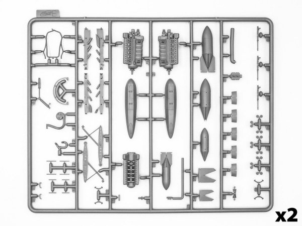 ICM 48229 Ju 88A-4 with German Ground Personnel and Torpedo Trailers 1/48