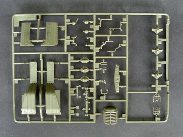 Trumpeter 00205 HQ-2 Missile With Loading Cabin (1:35)