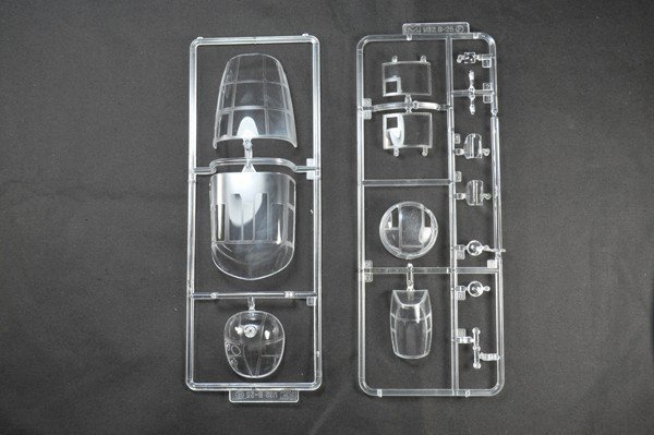 HK Models 01E02 B-25J Mitchell &quot;Strafer&quot; (1:32)