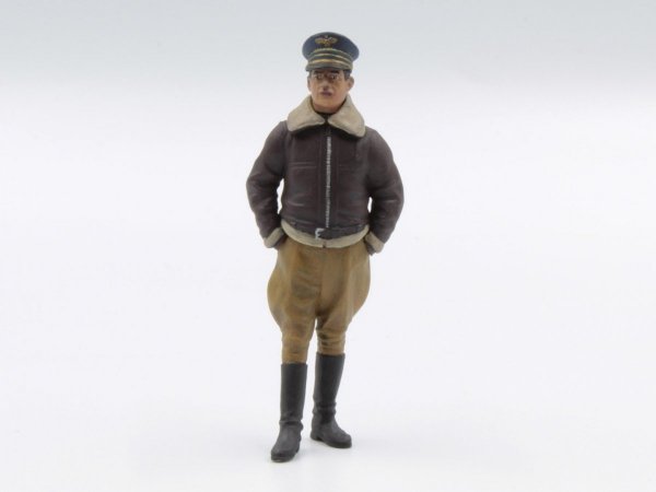 ICM 32092 Normandie-Niémen. Plane of Marcel Lefevre (Yak-9T with Marcel Lefevre figure) 1/32