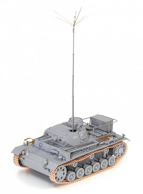 Dragon 6901 DAK Pz.Bef.Wg.III Ausf.H (1:35)