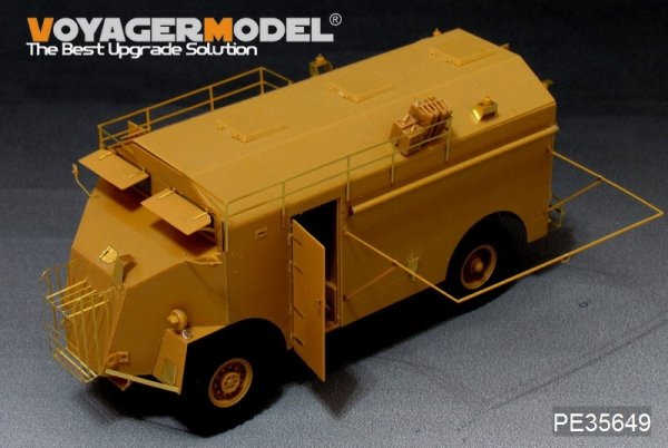 Voyager Model PE35649 WWII British AEC 4x4 Armored Command Vehicle&quot;Dorchester&quot; For AFV 35227 1/35