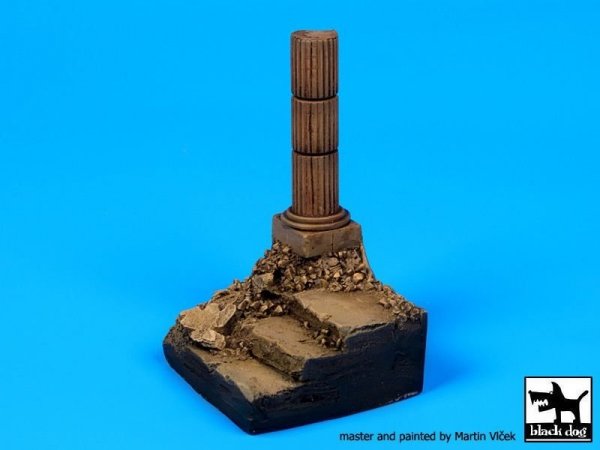 Black Dog D35039 Stairs with column base 1/35
