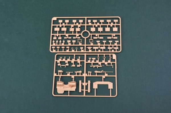 Hobby Boss 82450 RSOV with MG (1:35)
