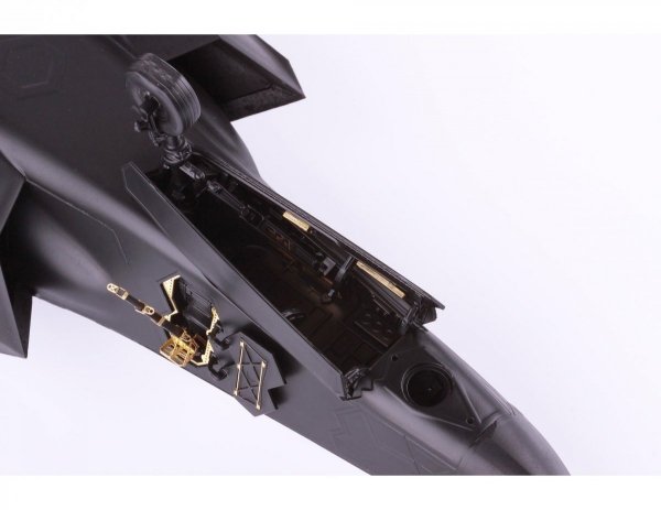 Eduard 32405 F-35A wheel bays &amp; bomb bays F-35A wheel bays &amp; bomb bays ITALERI 1/32