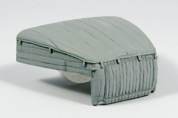 Panzer Art RE35-366 URAL 4320 engine deck with canvas cover 1/35