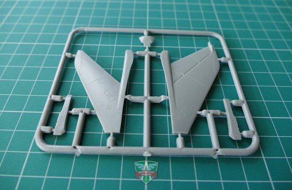 Modelsvit 72005 Sukhoi Su-7U (Trainer) 1/72