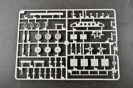 Trumpeter 01065 MAZ-537G Late Production type with ChMZAP-9990 semi-trailer 1/35