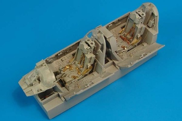 Aires 2163 F-105G Thunderchief cockpit set 1/32 Trumpeter
