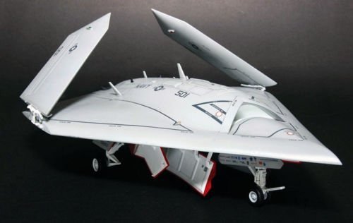 Freedom 18001 U.S Navy UCAS X-47B 1/48