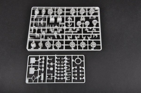 Trumpeter 05541 Soviet IT-1 Missile tank (1:35)