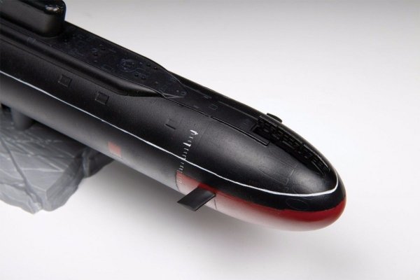 Zvezda 9058 SSBN &quot;Borey&quot; Nuclear Submarine 1:350
