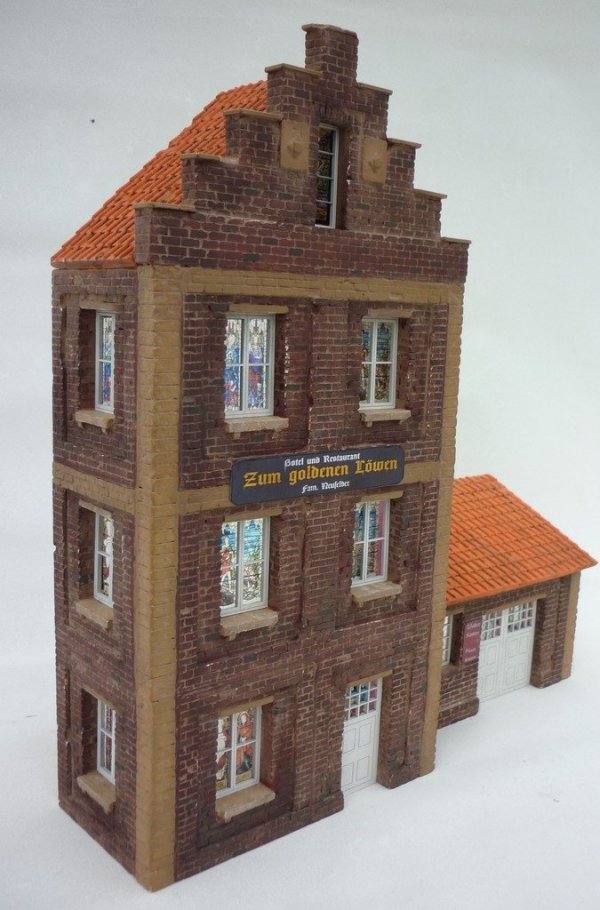 RT-Diorama 35248 European Housefront 1/35