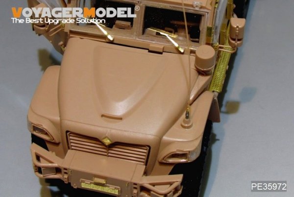 Voyager Model PE35972 Modern British Husky T.S.V. Basic For MENG VS-009 1/35