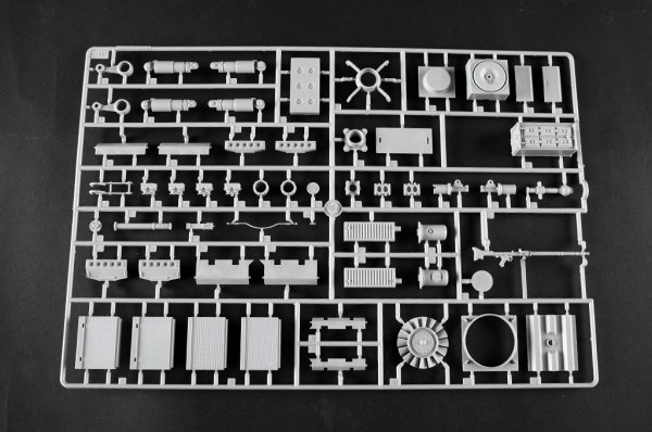 Trumpeter 00948 German Tiger II Heavy Tank - Porsche Turret Early Production 1/16