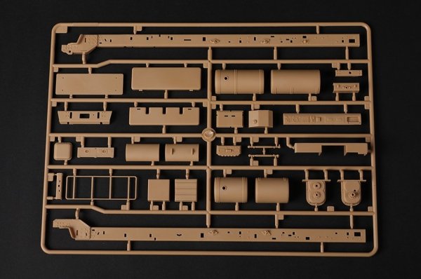 Hobby Boss 85526 M1070 Dump Truck 1/35