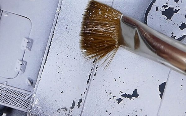 Humbrol AV0101 Chipping and Scratching Agent (20 ml)