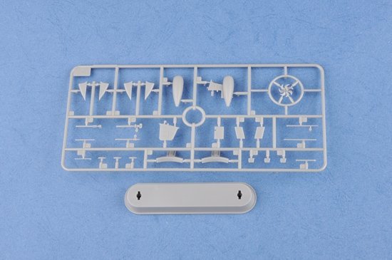 Hobby Boss 83525 Russian Navy SSN Akula Class Attack Submarine (1:350)