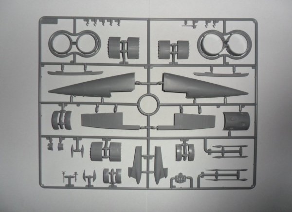 ICM 48904 MiG-25 RBF, Soviet Reconnaissance Plane (1:48)