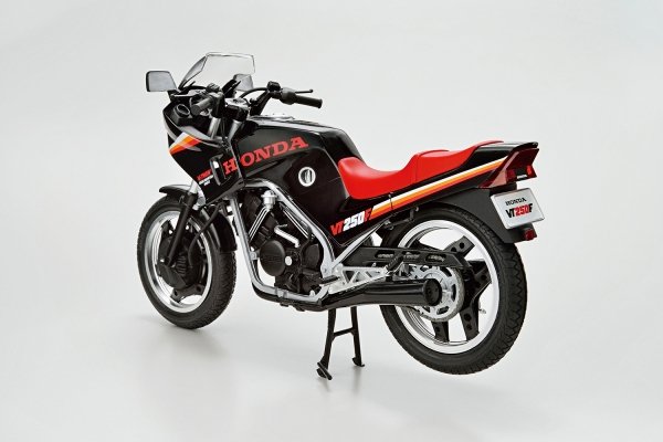 Aoshima 06323 Honda MC08 VT250F 84 1/12