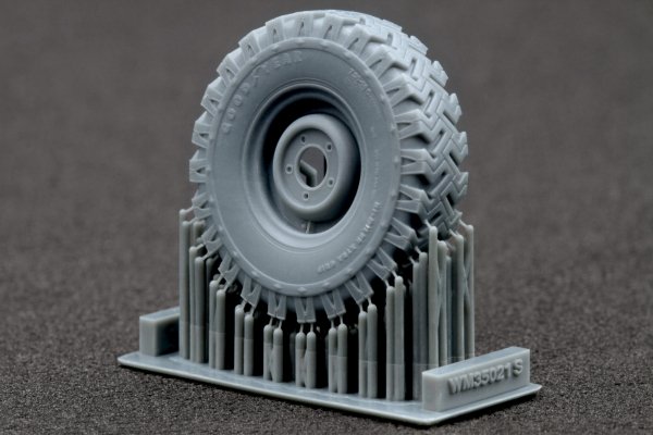 ScaleX WM 35021S L. Rover 88 7.5 big Sagged wheel set (for AK-Interactive) 1/35