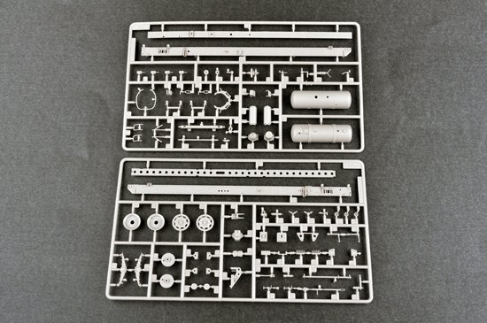 Trumpeter 01033 Russian Zil-131V towed PR-11 SA-2 Guideline (1:35)